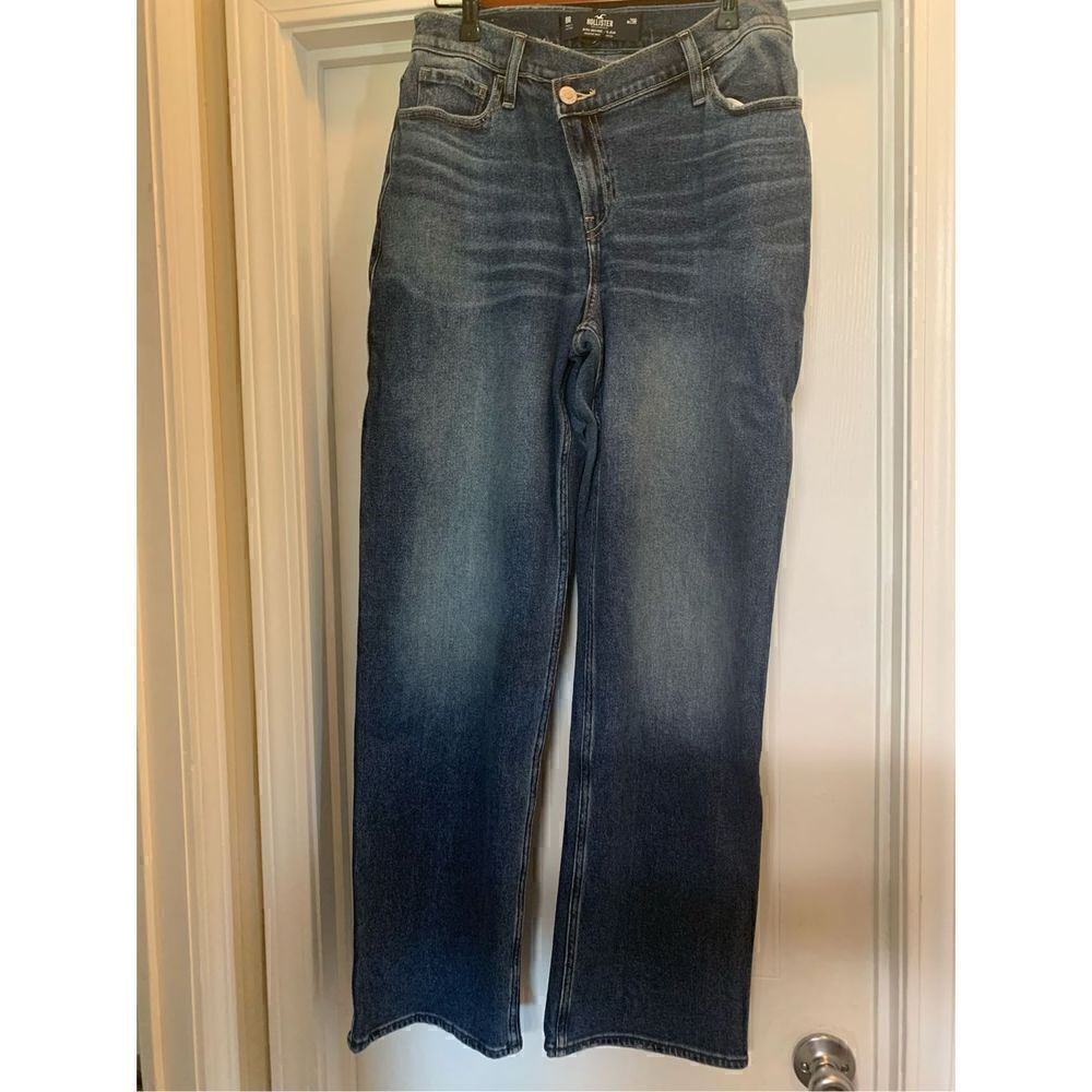 Hollister Ultra High rise Dad Jeans-NEW